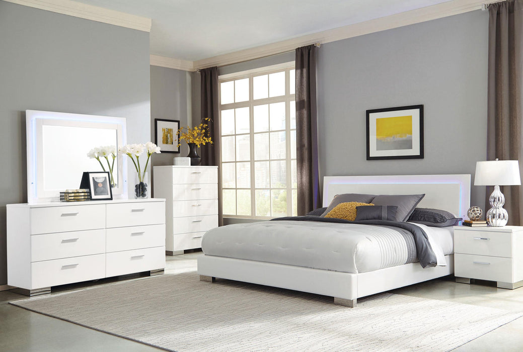 Felicity Dresser with LED Mirror