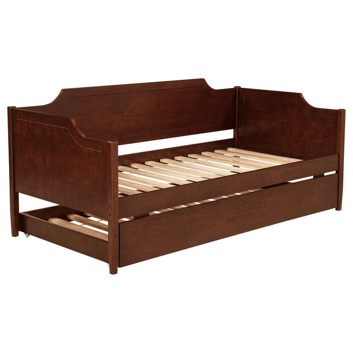 Redding Daybeds